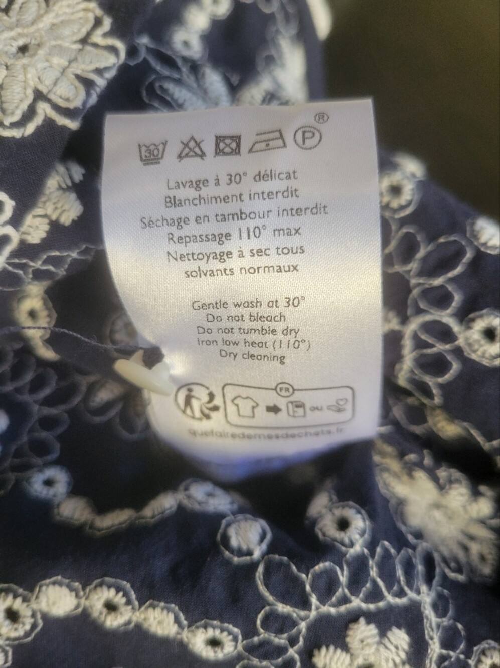 Sézane Dalhia Shirt in Marine with Ecru Embroidery 38 US 6 NWT - Picture 9 of 9